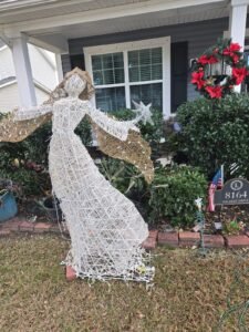 angel outside Lecques house